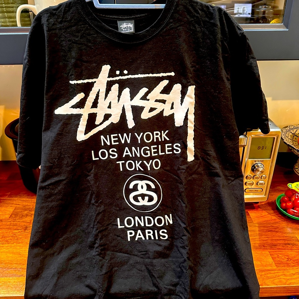 STÜSSY WORLD TOUR T-Shirt Mens Black Logo World Tour Bronx Compton
